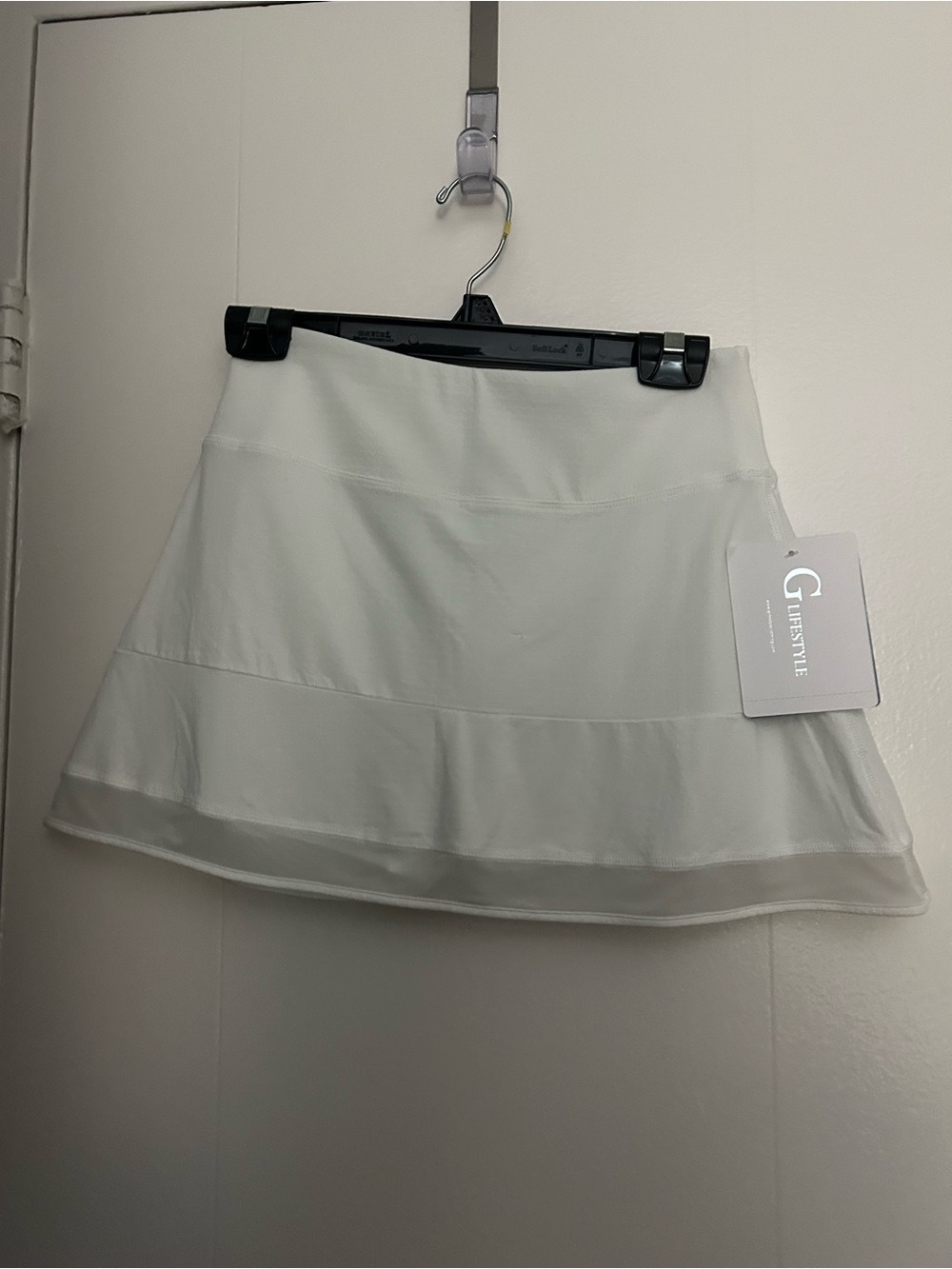 G Lifestyle White A-Line Skirt
Size XS
Perfect for tennis,pickleball or golf.